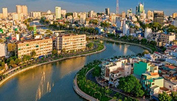 Bất động sản tại TP.HCM: Hành trình hồi sinh bên những dòng kênh rác