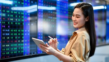 Cổ phiếu bất động sản tăng gấp đôi chỉ sau nửa tháng