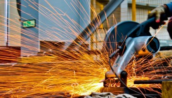 GIÁ THÉP TIẾN GẦN TỚI 18,5 TRIỆU ĐỒNG 1 TẤN VƯỢT ĐỈNH 2021  