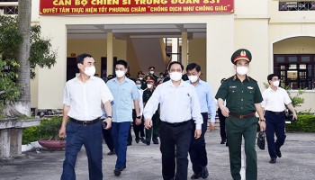 Thủ tướng chỉ đạo tổng tiến công toàn lực, thần tốc để chặn đứng dịch COVID-19