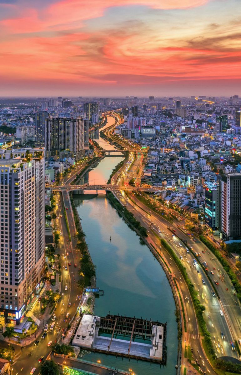 Rạch Bến Nghé đoạn chảy qua Bến Vân Đồn – Quận 4 với hai bên bờ BĐS phát triển mạnh