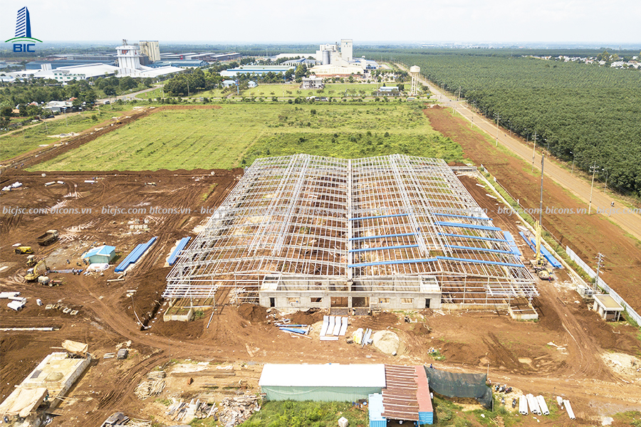 Lắp dựng khung chính nhà xưởng