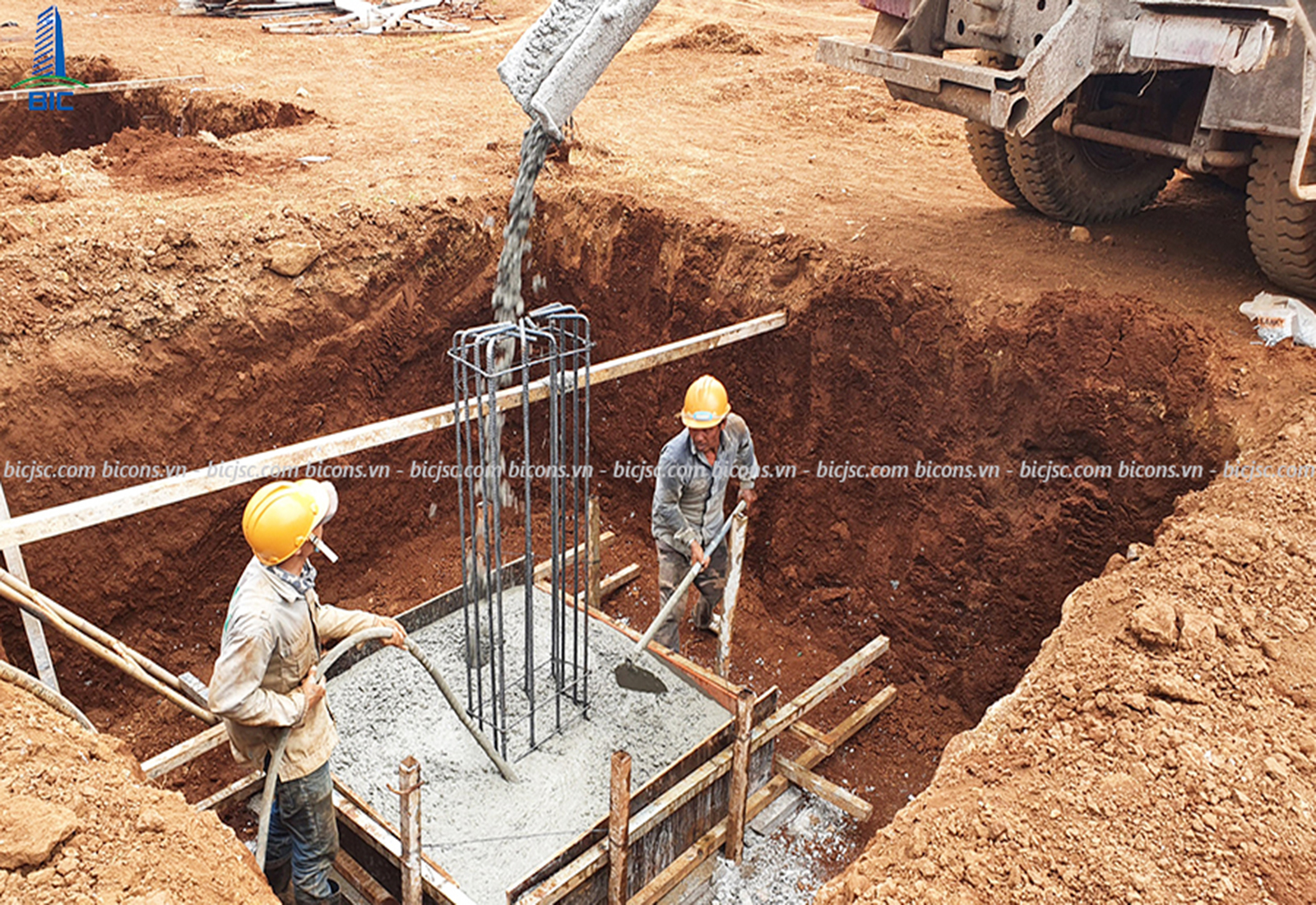 thiết kế thi công móng nhà xưởng