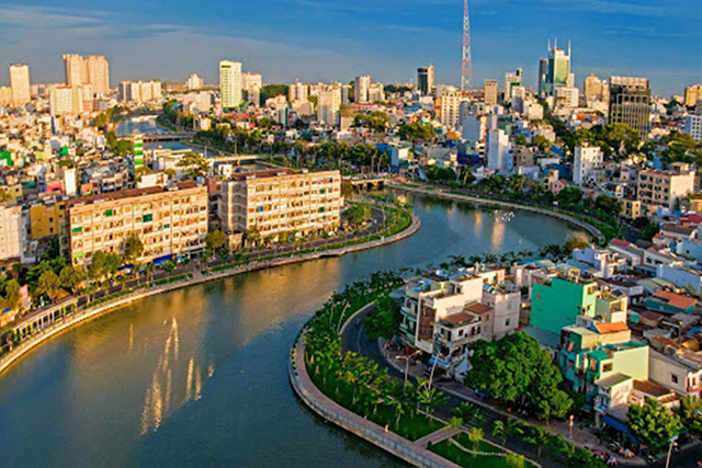 Bất động sản tại TP.HCM: Hành trình hồi sinh bên những dòng kênh rác