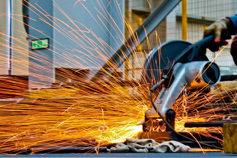 GIÁ THÉP TIẾN GẦN TỚI 18,5 TRIỆU ĐỒNG 1 TẤN VƯỢT ĐỈNH 2021  